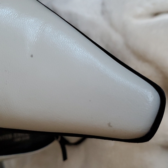 KENNETH COLE NEW YORK IVORY HEELS LEATHER SIZE 6 VINTAGE CLASSIC BLACK WHITE - Picture 11 of 14